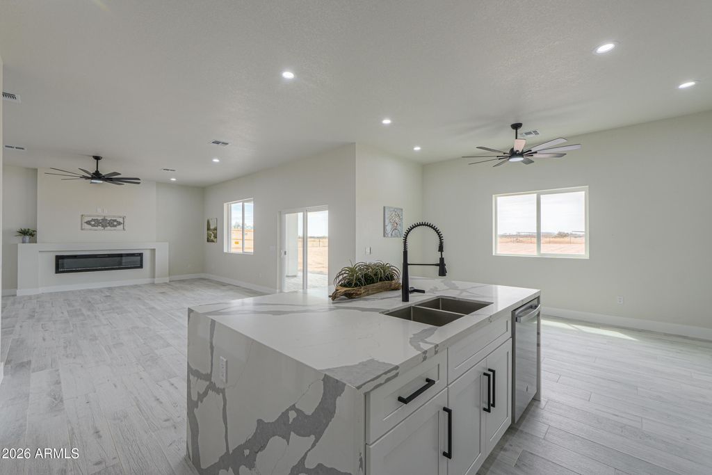 Image 3 of property listing at 43419 W Carefree Place, Maricopa, AZ 85138