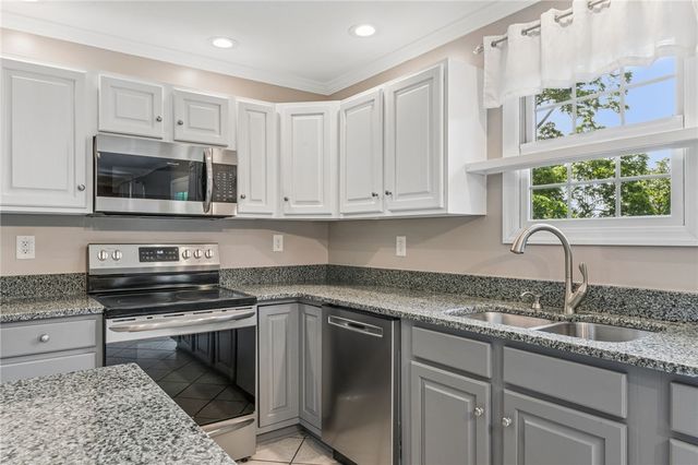 61 Greenhill Dr, N Franklin Twp, PA 15301