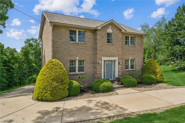 61 Greenhill Dr, N Franklin Twp, PA 15301