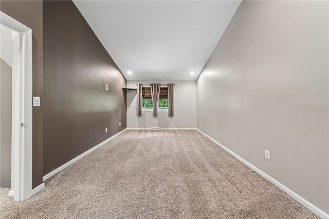 61 Greenhill Dr, N Franklin Twp, PA 15301