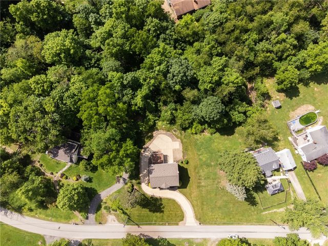 61 Greenhill Dr, N Franklin Twp, PA 15301