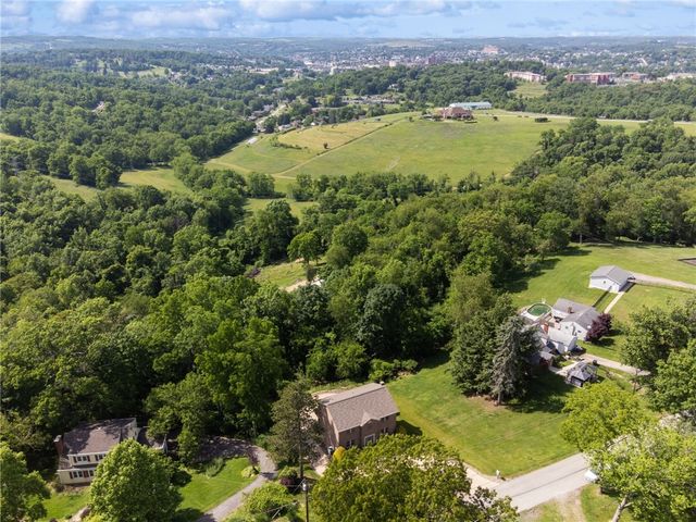 61 Greenhill Dr, N Franklin Twp, PA 15301