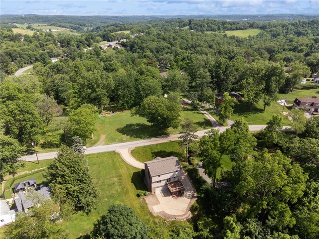 61 Greenhill Dr, N Franklin Twp, PA 15301