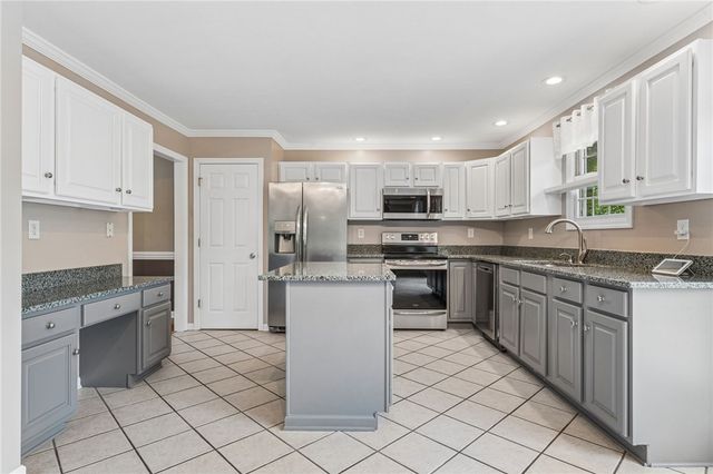 61 Greenhill Dr, N Franklin Twp, PA 15301