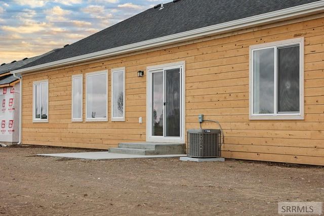 398 E 5th S, Sugar City, ID 83448