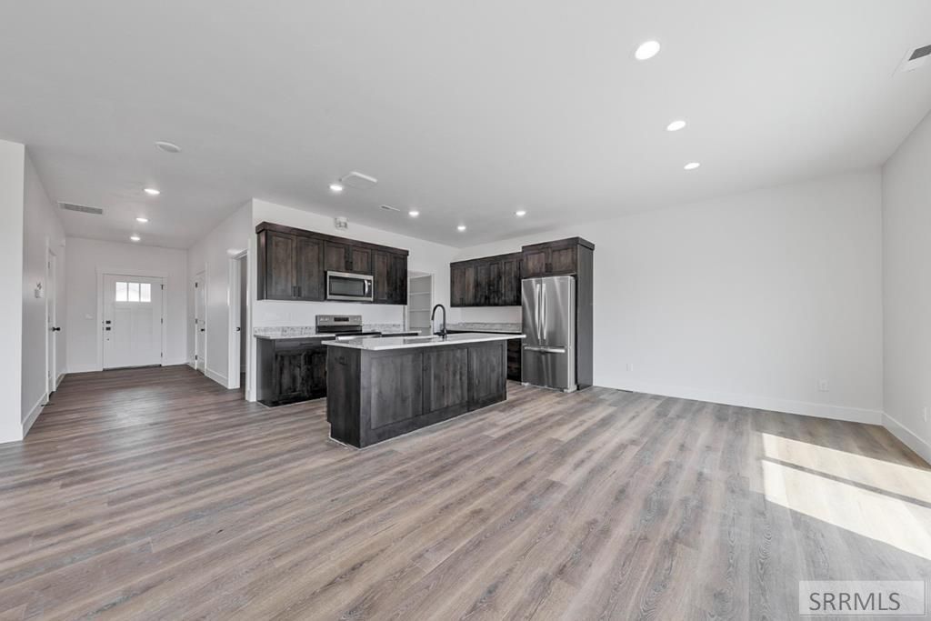 Image 10 of property listing at 398 E 5th S, Sugar City, ID 83448