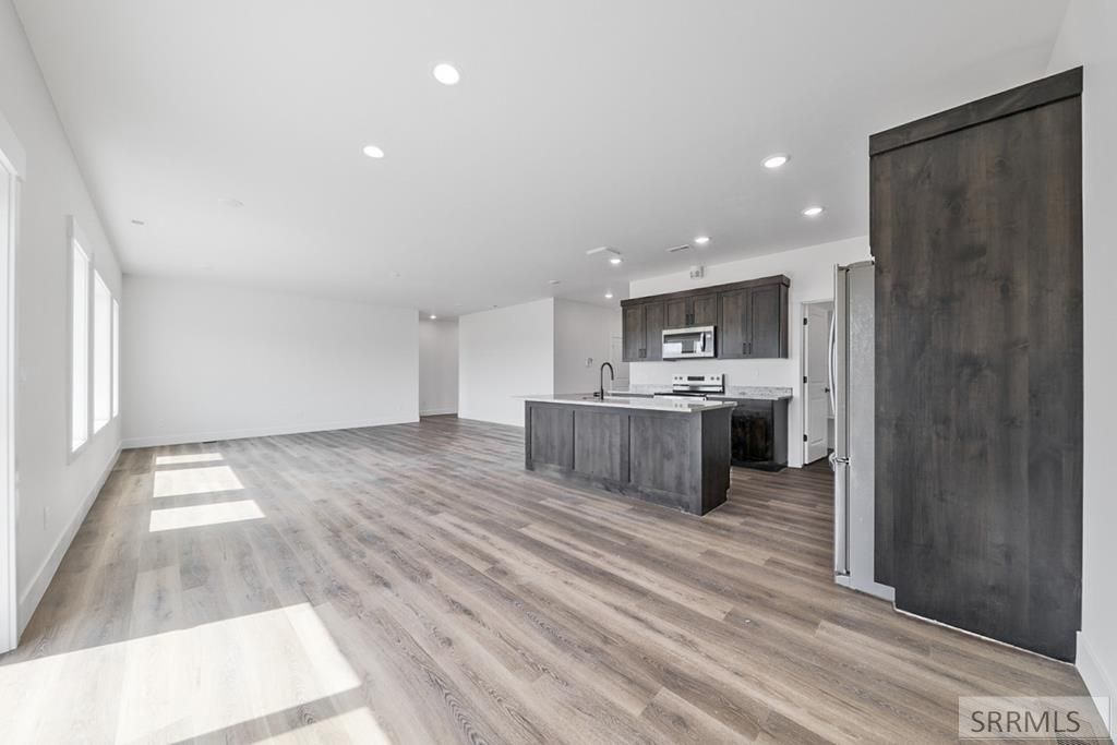 Image 11 of property listing at 398 E 5th S, Sugar City, ID 83448