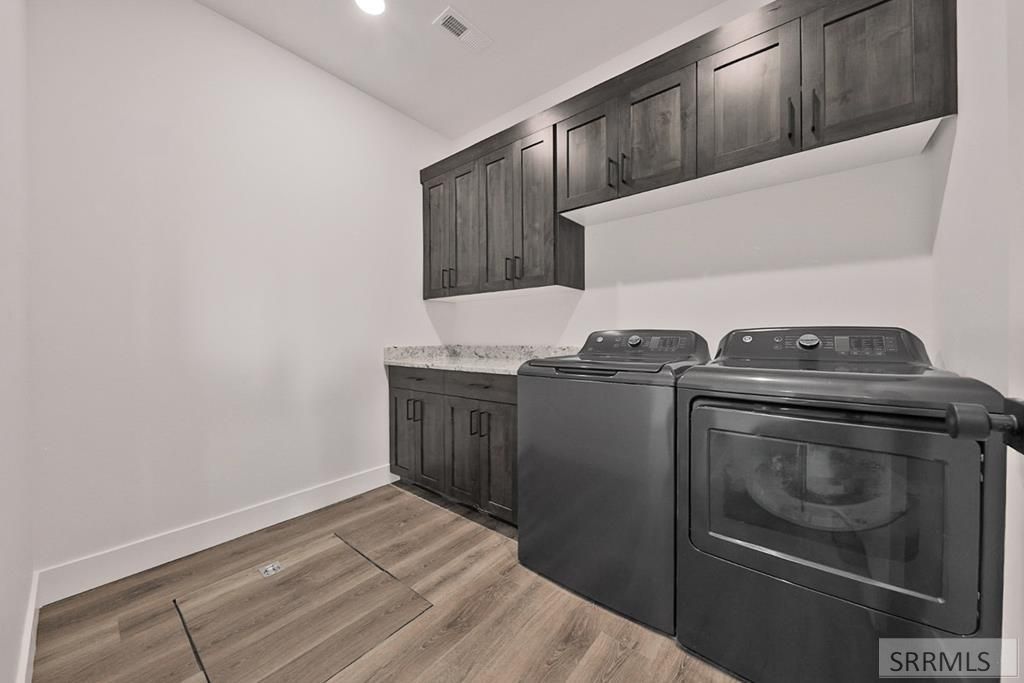 Image 20 of property listing at 398 E 5th S, Sugar City, ID 83448