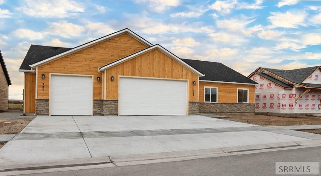 Image 4 of property listing at 398 E 5th S, Sugar City, ID 83448