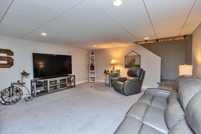 280 Sylvan Lane, Manchester, NH 03102