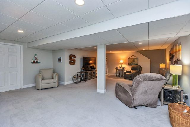 280 Sylvan Lane, Manchester, NH 03102