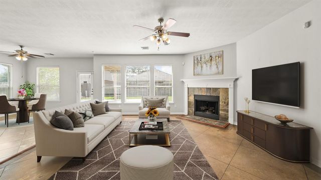 25215 Kelton Hills Lane, Richmond, TX 77406