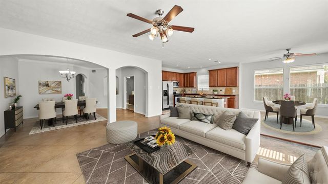 25215 Kelton Hills Lane, Richmond, TX 77406