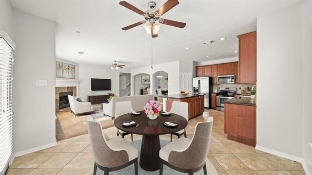 25215 Kelton Hills Lane, Richmond, TX 77406