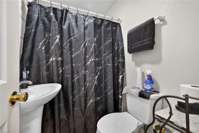 125 S 4th ST, Suffolk, VA 23434