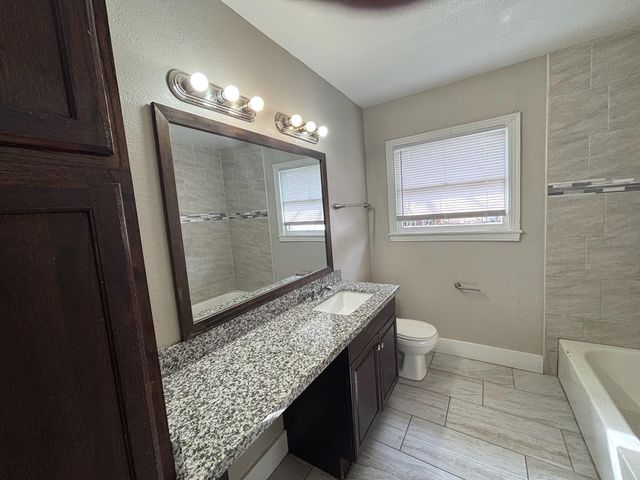 1729 1st Avenue N, Texas City, TX 77590