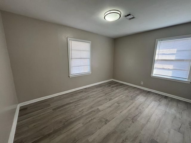 1729 1st Avenue N, Texas City, TX 77590