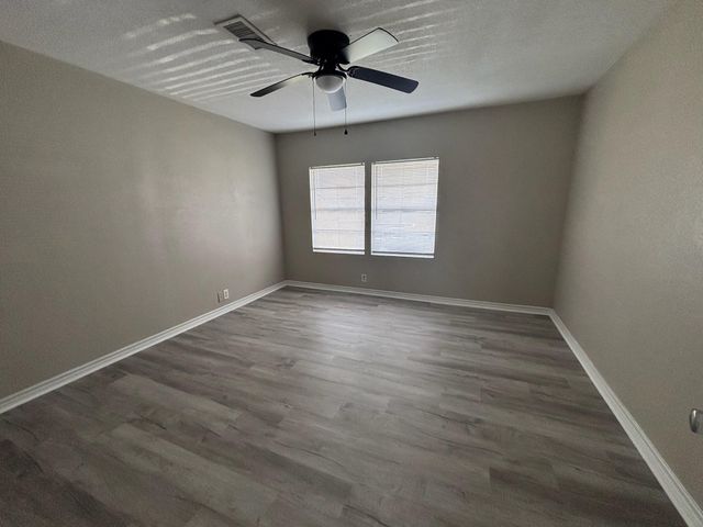 1729 1st Avenue N, Texas City, TX 77590