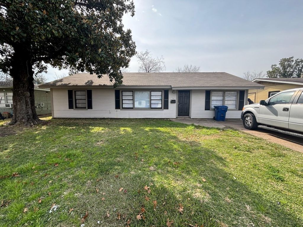 1729 1st Avenue N, Texas City, TX 77590