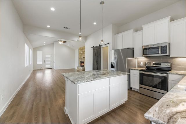 135 Koele CT, Bastrop, TX 78602