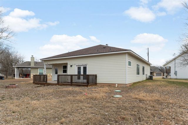 135 Koele CT, Bastrop, TX 78602