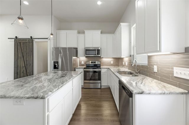 135 Koele CT, Bastrop, TX 78602