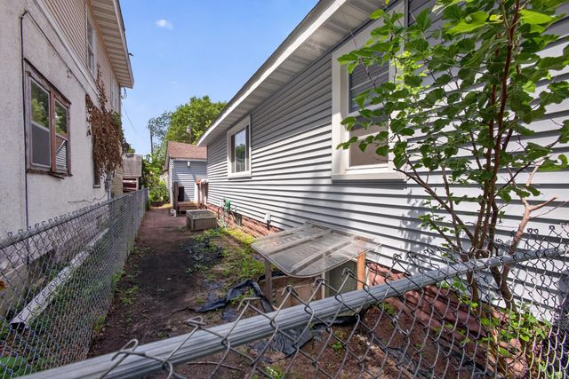 5253 N 6th Street, Minneapolis, MN 55430