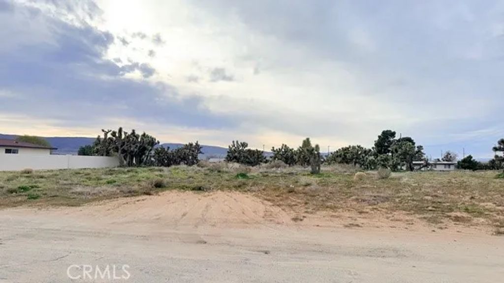 51 W VIC Ave 51st STW AVE K-2, Quartz Hill, CA 93536