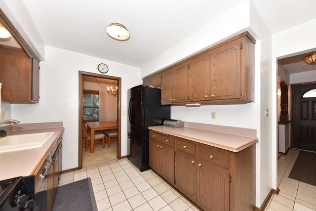 12450 W Ohio DRIVE, New Berlin, WI 53151