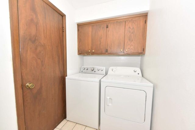 12450 W Ohio DRIVE, New Berlin, WI 53151