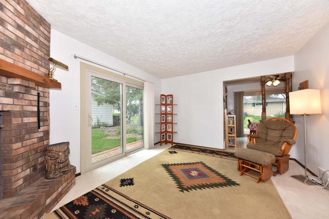 12450 W Ohio DRIVE, New Berlin, WI 53151