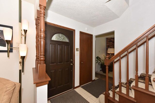 12450 W Ohio DRIVE, New Berlin, WI 53151