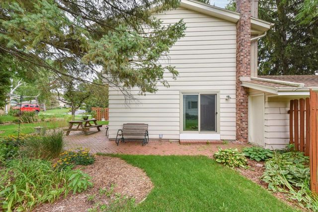 12450 W Ohio DRIVE, New Berlin, WI 53151
