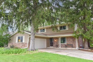 12450 W Ohio DRIVE, New Berlin, WI 53151