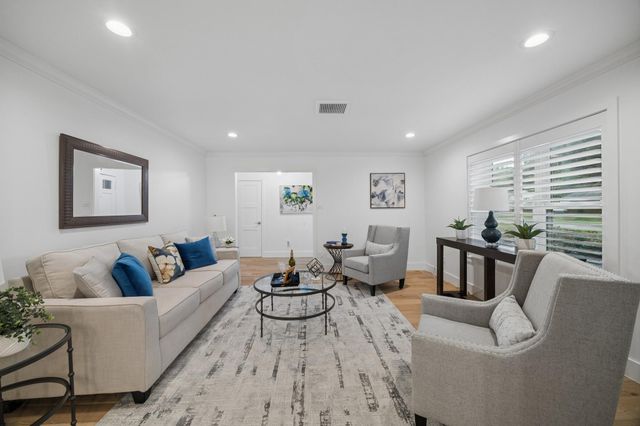 9211 Olathe Street, Houston, TX 77055