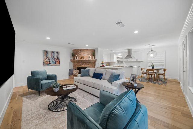 9211 Olathe Street, Houston, TX 77055