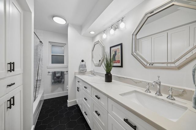 9211 Olathe Street, Houston, TX 77055