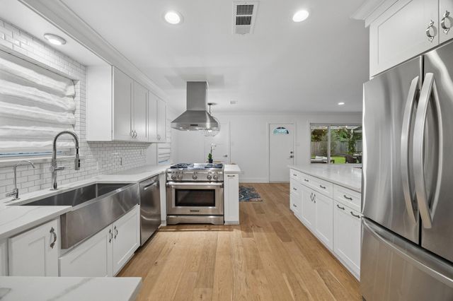 9211 Olathe Street, Houston, TX 77055