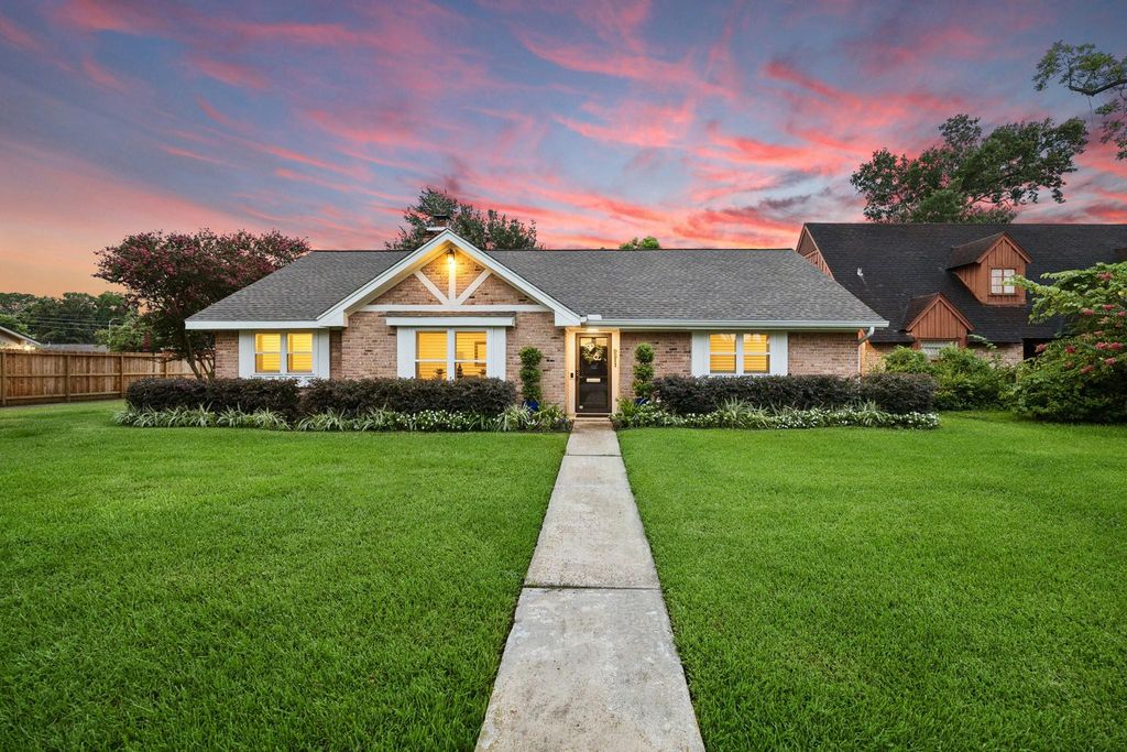 9211 Olathe Street, Houston, TX 77055