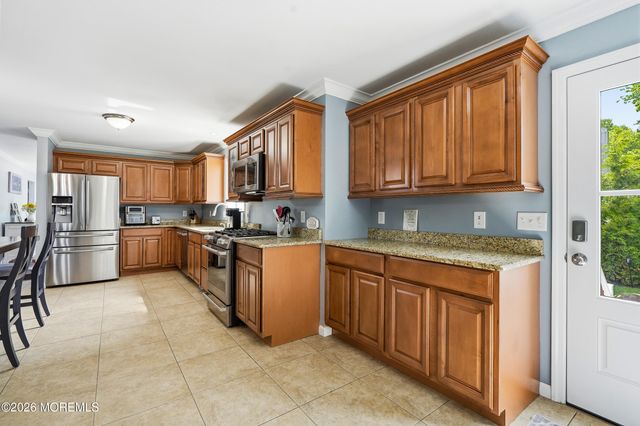 1910 Holbrook Street, Oakhurst, NJ 07755