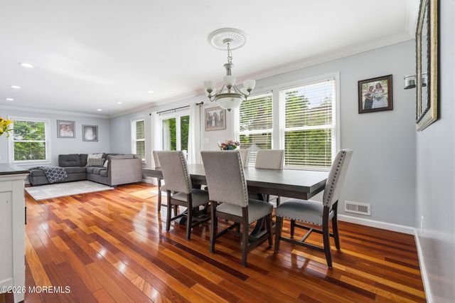 1910 Holbrook Street, Oakhurst, NJ 07755