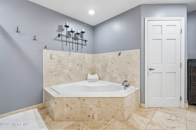 1910 Holbrook Street, Oakhurst, NJ 07755