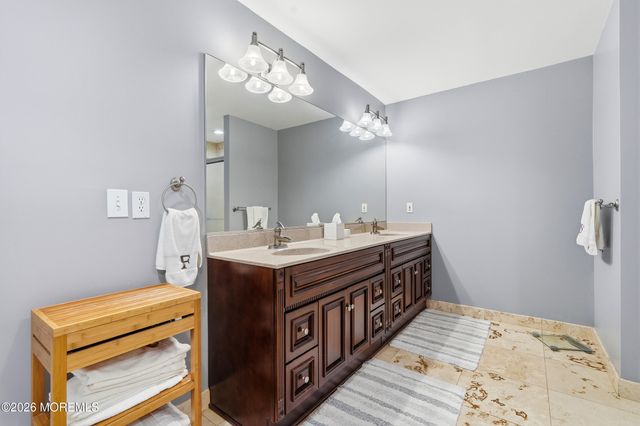 1910 Holbrook Street, Oakhurst, NJ 07755
