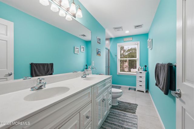 1910 Holbrook Street, Oakhurst, NJ 07755
