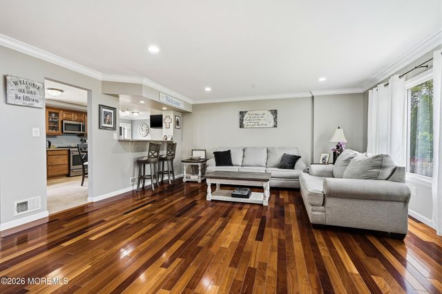 1910 Holbrook Street, Oakhurst, NJ 07755