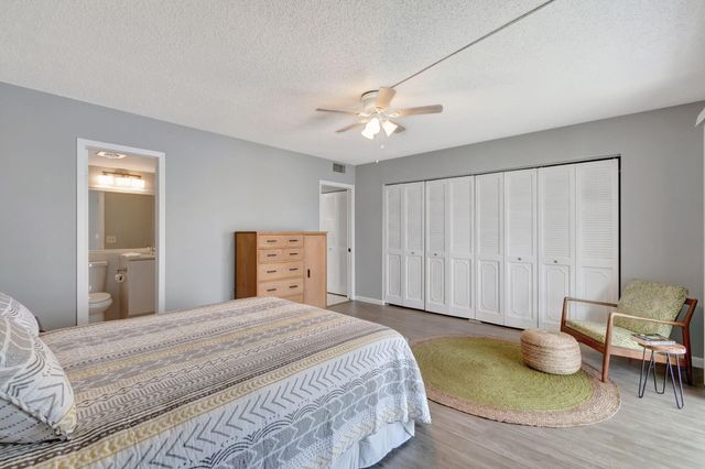 3031 Cornwall B, Boca Raton, FL 33434
