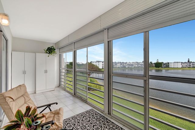 3031 Cornwall B, Boca Raton, FL 33434