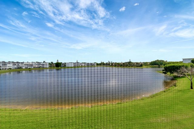 3031 Cornwall B, Boca Raton, FL 33434