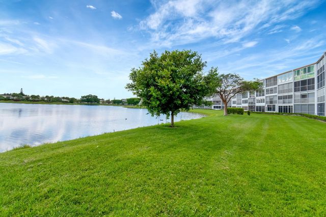 3031 Cornwall B, Boca Raton, FL 33434