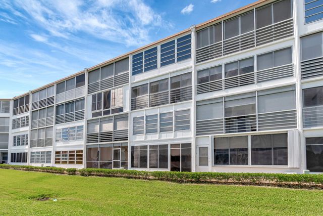 3031 Cornwall B, Boca Raton, FL 33434